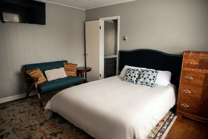 Charming Studio In Friendly Neighborhood - Photo 12