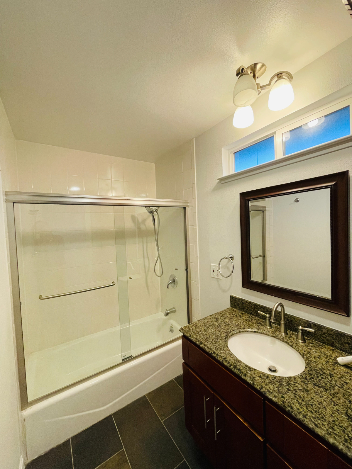 Beautiful House - Multiple Rooms for Rent, Fully Furnished - Photo 5