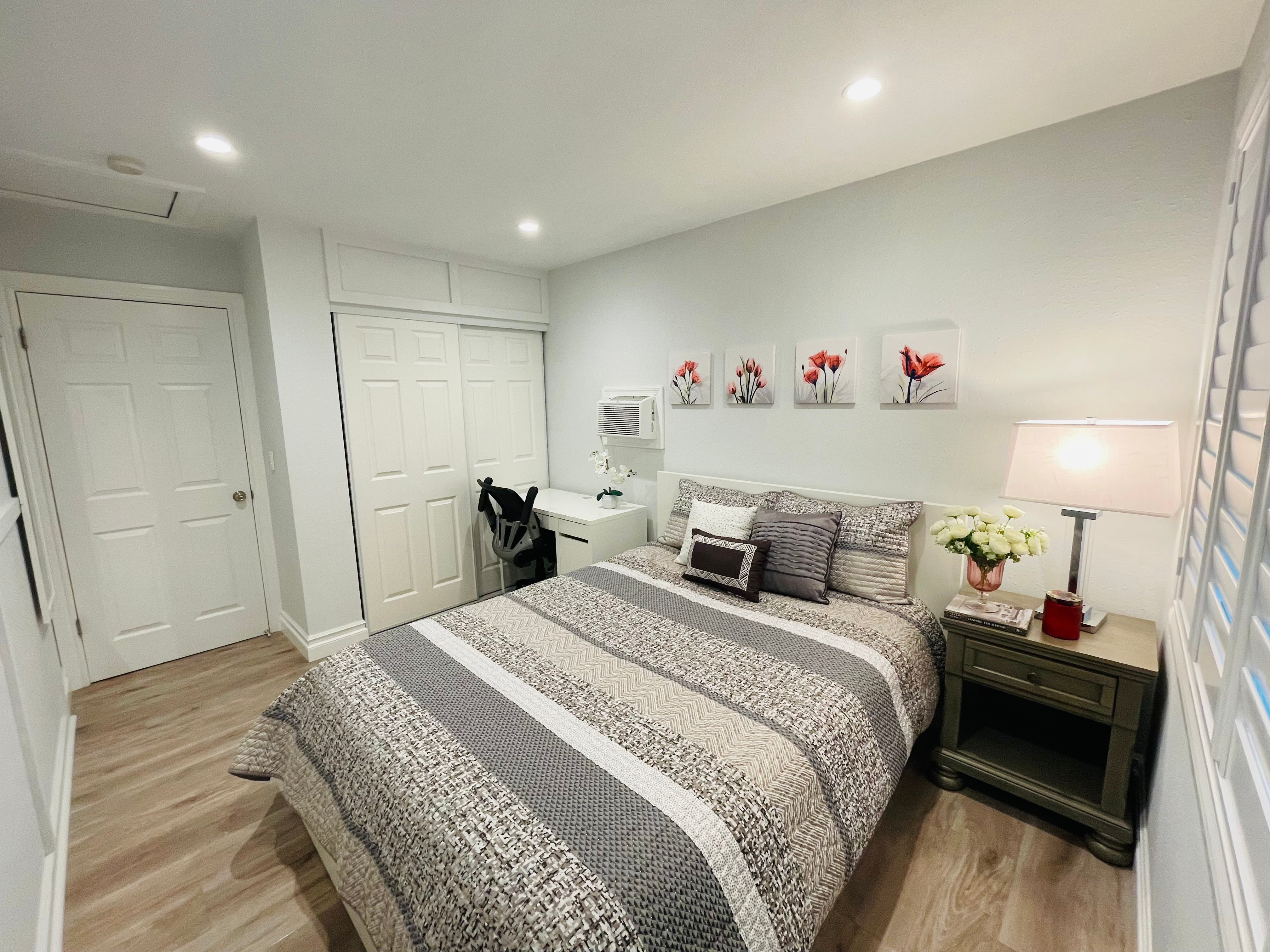 Beautiful House - Multiple Rooms for Rent, Fully Furnished - Photo 1