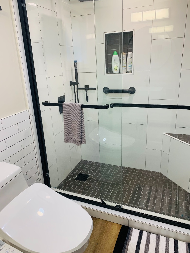 Beautiful newly Remodeled Country Cottage close to Downtown - Photo 4