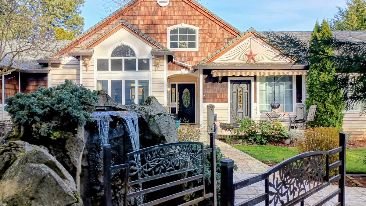 Rivercrest: Oregon City Vibrant & Warm Apartment 5
