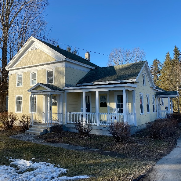 Newly Renovated 3BR/2.5BA Entire House 7 Minutes from Bassett! - Photo 1