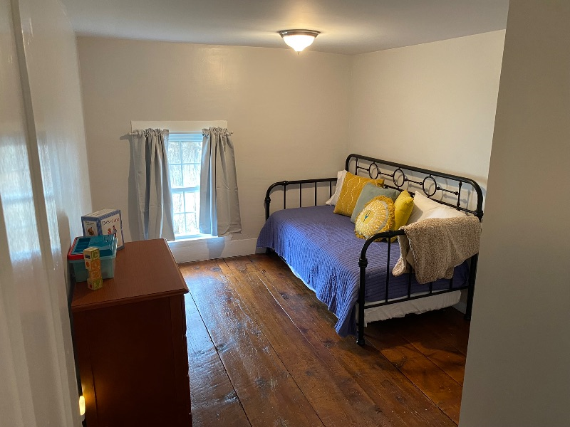 Newly Renovated 3BR/2.5BA Entire House 7 Minutes from Bassett! - Photo 8