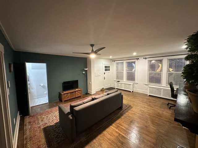 Spacious & Cozy 1st Floor Apt w/extra powder room