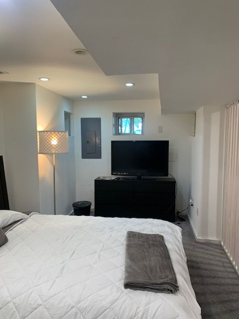 English Basement Apt in Columbia Heights NW - Photo 5