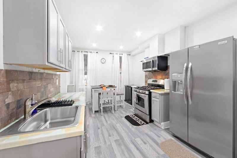 Brooklyn unit 1 room Fully Furnished- newly renovated. Close to transportation - Photo 3