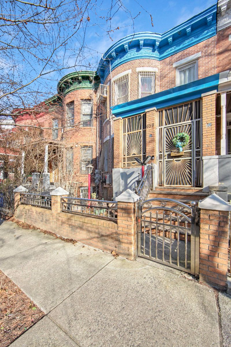 Brooklyn unit 1 room Fully Furnished- newly renovated. Close to transportation - Photo 6