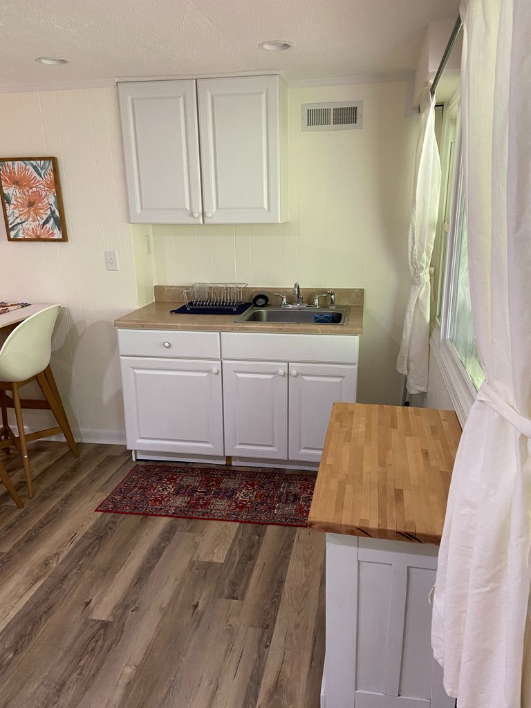 Cozy basement unit near UVA and downtown - Photo 7