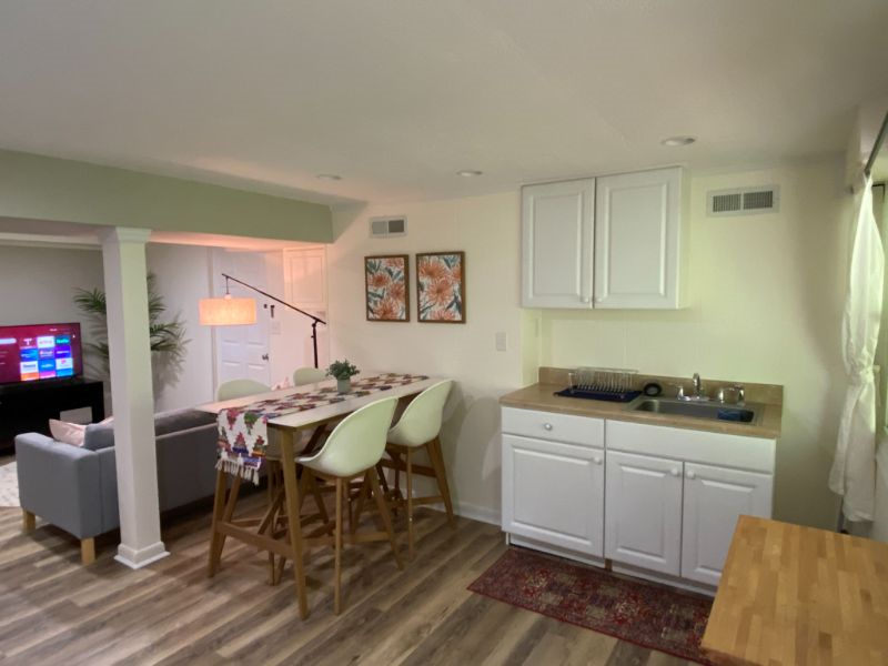 Cozy basement unit near UVA and downtown - Photo 8