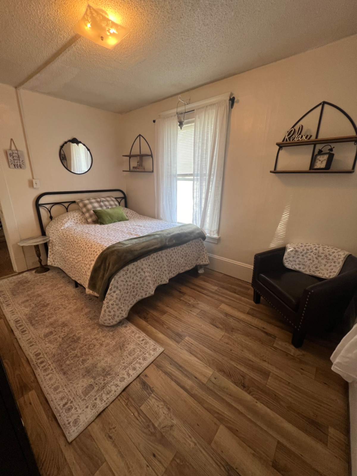 Cozy Private Suite in shared apartment - Photo 4