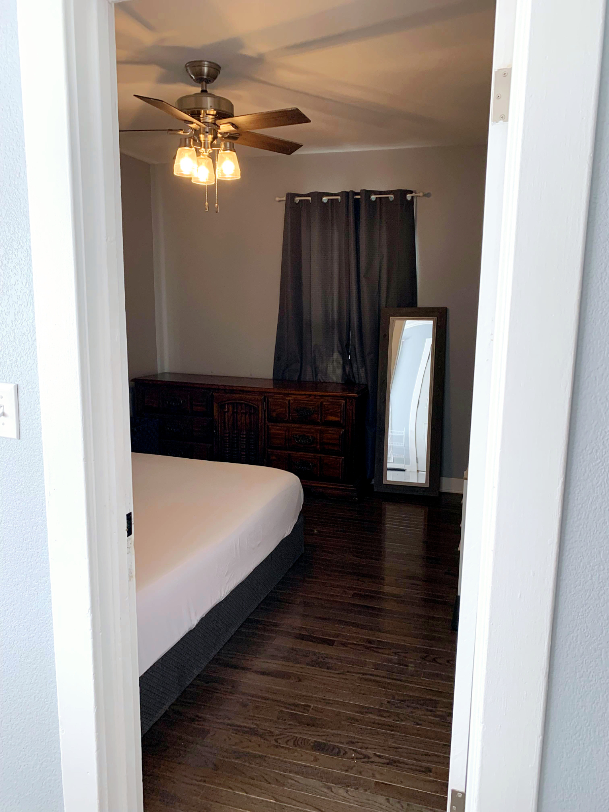 Fully furnished basement, just 5mins from hospital - Photo 7