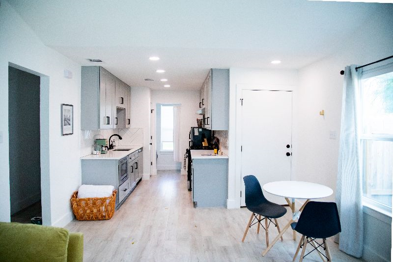 Bright  Modern Cherry Creek 2 bed/ 1 bath - Photo 7