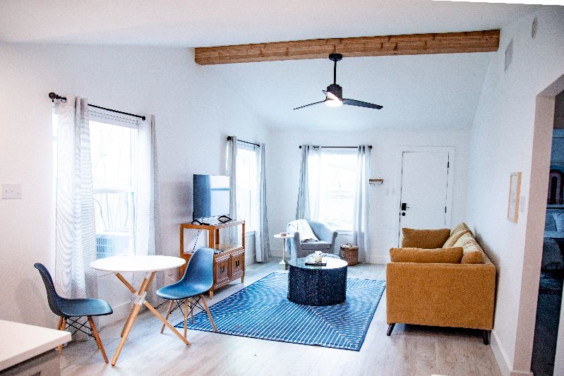 Bright Modern Cherry Creek 2 bed/ 1 bath - Photo 1