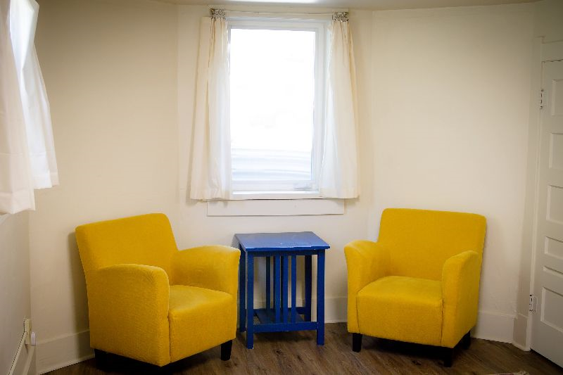 Sunny Garden-Level Apartment - Photo 4