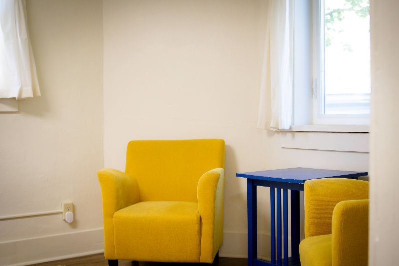 Sunny Garden-Level Apartment - Photo 5
