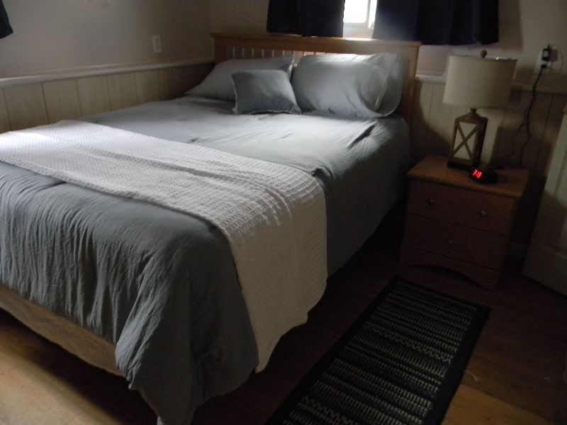 Split-level ranch with 2 separate Units each with BR, den w/TV and full bath. - Photo 4