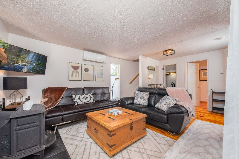 Cute Furnished two bedroom with private courtyard in SE Bend (dog friendly) - Photo 5
