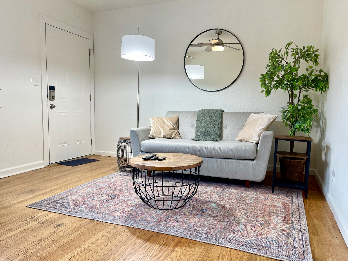 Downtown Napa - Eat, Sleep (KING BED), Stroll