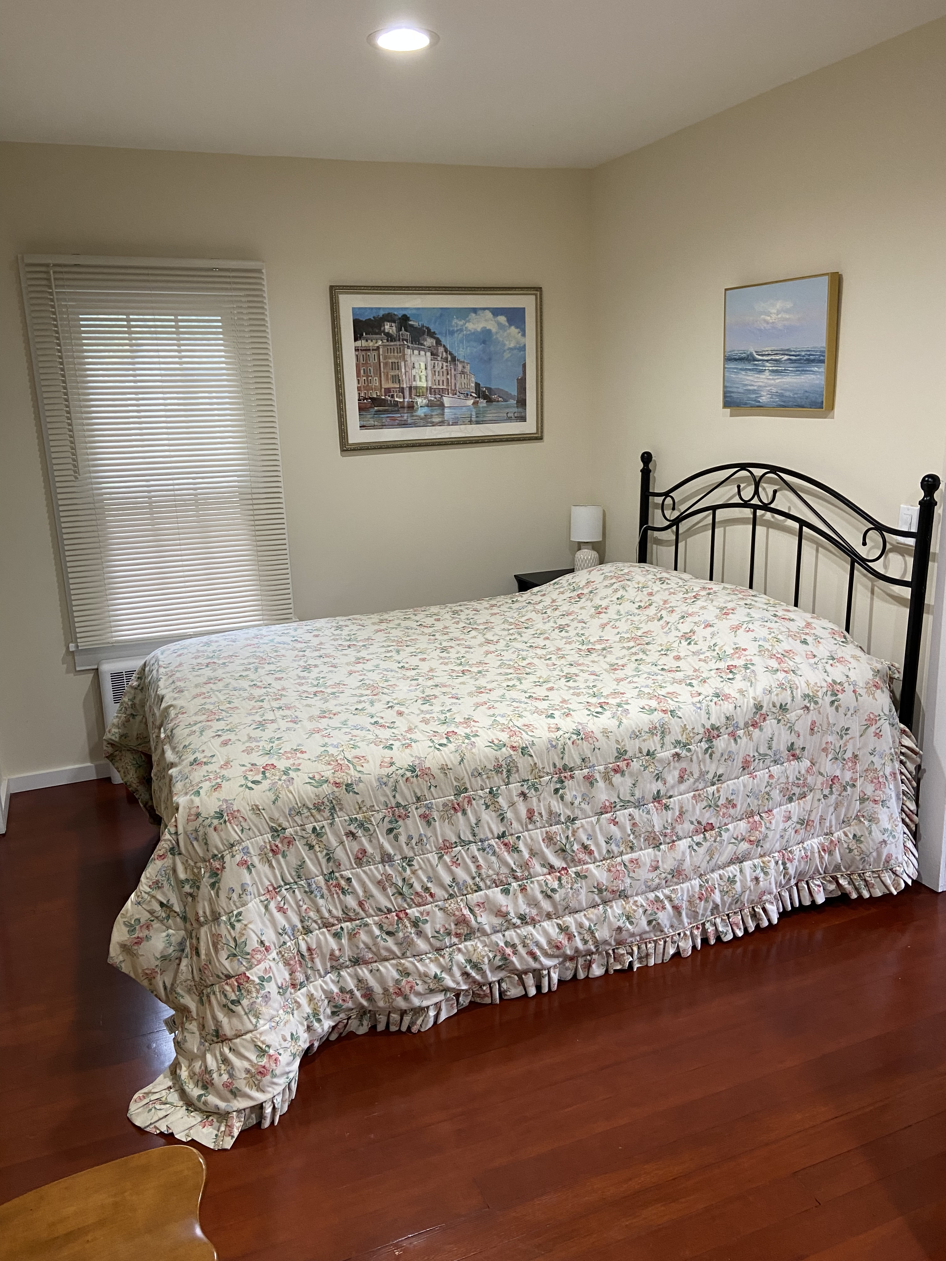Cozy Cottage Overlooking Stream - Photo 9