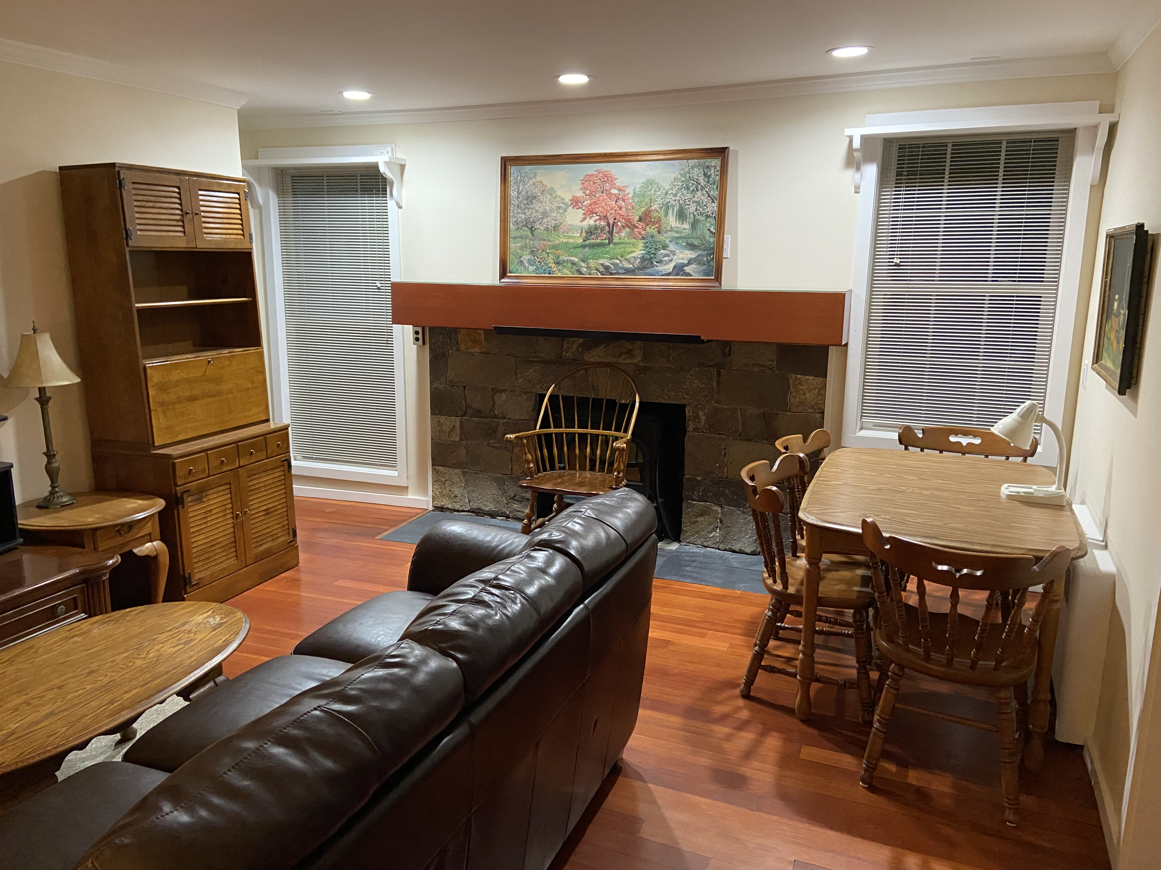 Cozy Cottage Overlooking Stream - Photo 11