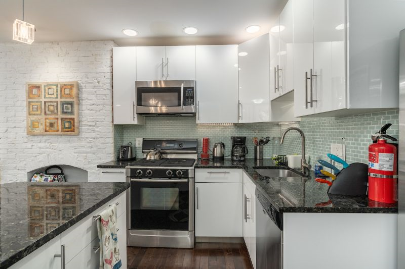 Modern and Contemporary Ground Floor Apartment 2 Bed 2 Bath - Photo 6