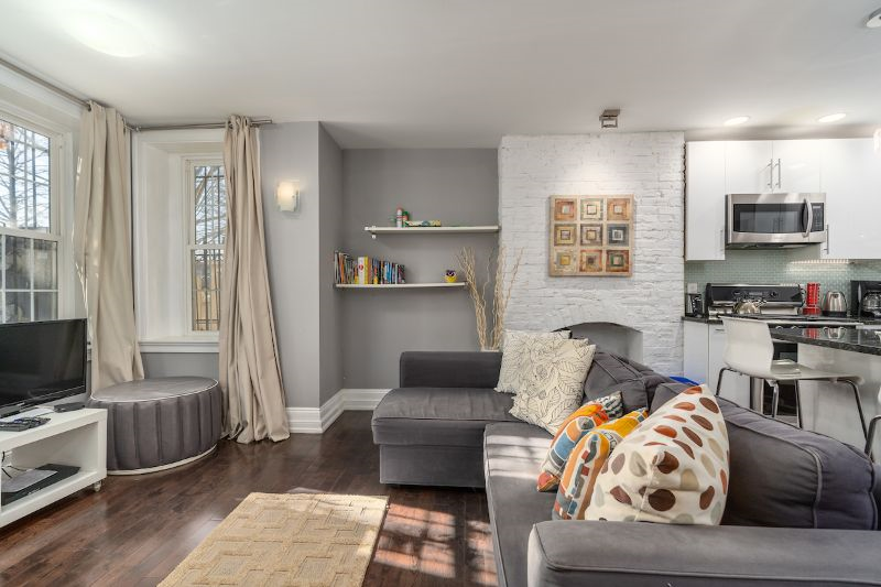 Modern and Contemporary Ground Floor Apartment 2 Bed 2 Bath - Photo 3