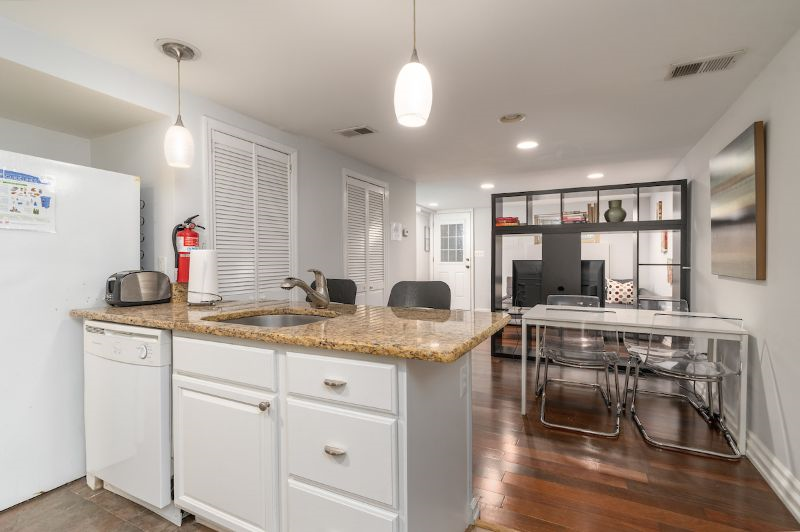Cozy & Comfortable 1BD in Capitol Hill - Photo 1