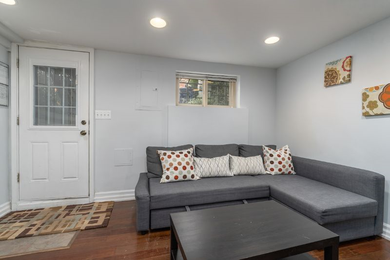 Cozy & Comfortable 1BD in Capitol Hill - Photo 2
