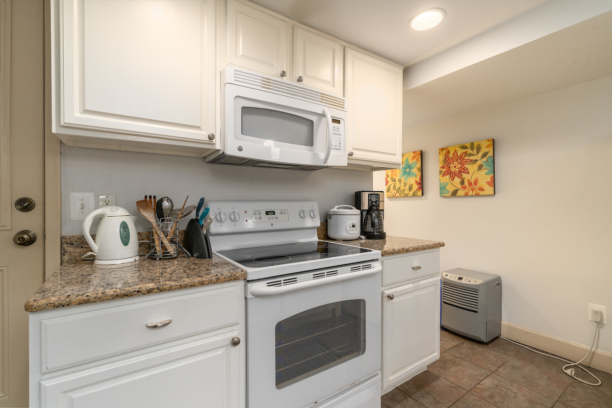 Cozy & Comfortable 1BD in Capitol Hill - Photo 9