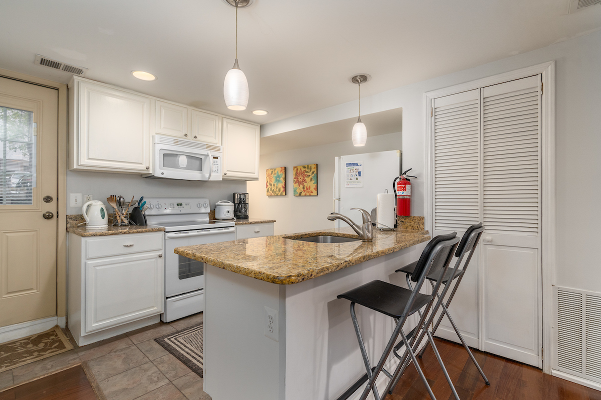 Cozy & Comfortable 1BD in Capitol Hill - Photo 6