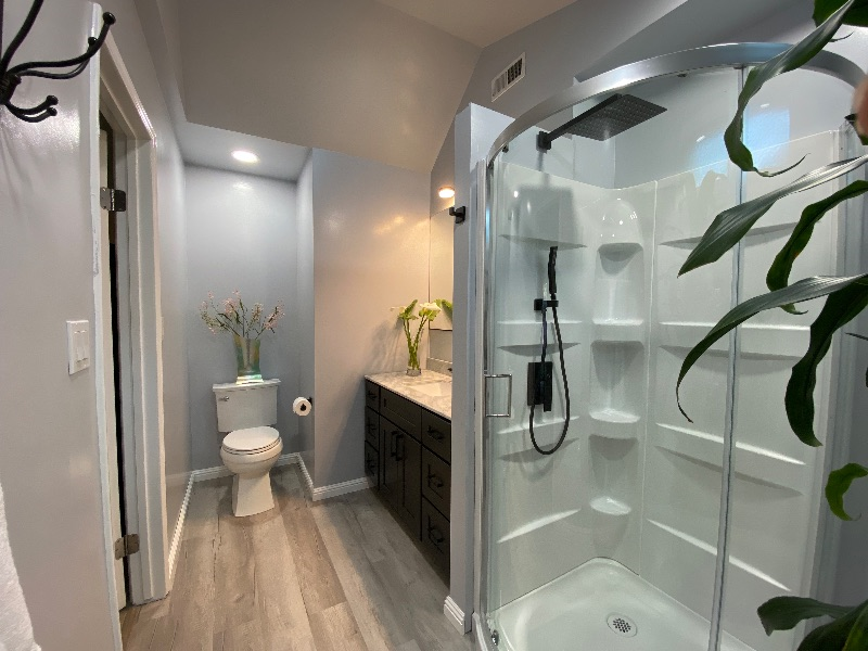 New UNIT Beautiful Studio Apartment in Nice Neighborhood - Photo 5