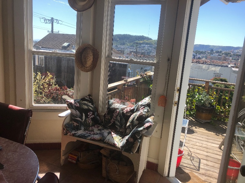 Safe Sunny Home with Deck - Photo 5