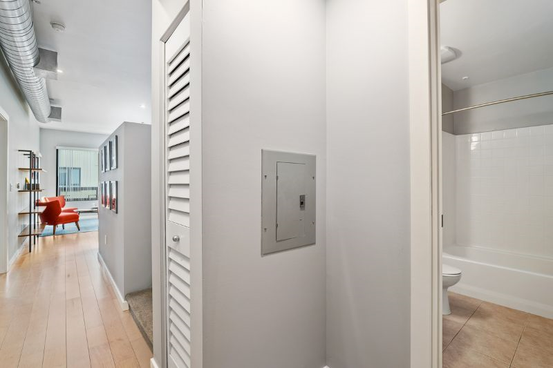 Modern Fully Furnished Condo in Quiet Residential Nook of Downtown San Diego / Cortez Hill - Photo 2