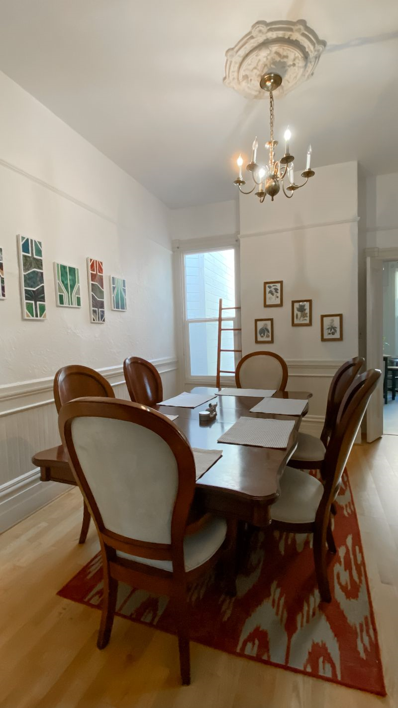 2.5 BD Fully Furnished Victorian Apt in the Heart of the City! - Photo 5