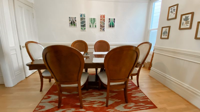 2.5 BD Fully Furnished Victorian Apt in the Heart of the City! - Photo 4