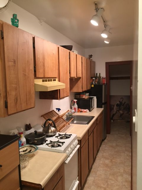 GREAT LOCATION, near Precita Park and Bernal Hill. Small but quaint fully FURNISHED studio apartment on the ground level of a single... - Photo 4