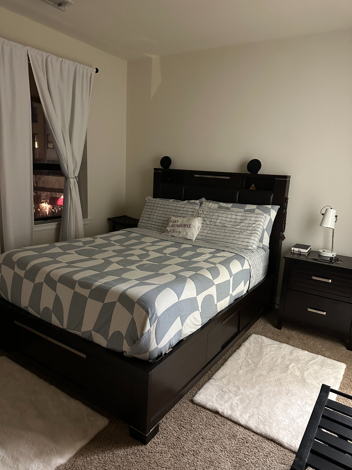 Welcome Home -  Stylish One Bedroom Apartment in Fairfax, Virginia with Outdoor Area and Walkable Location