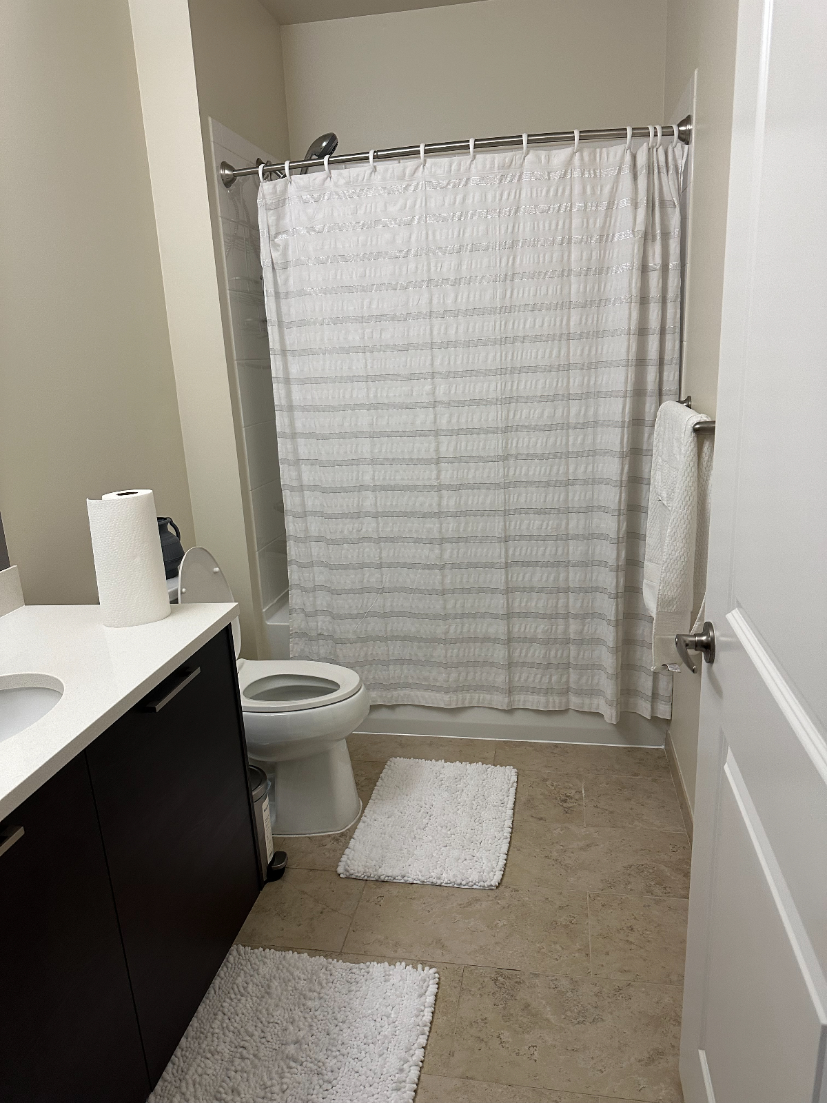 Welcome Home - Stylish One Bedroom Apartment in Fairfax, Virginia with Outdoor Area and Walkable Lo - Photo 5