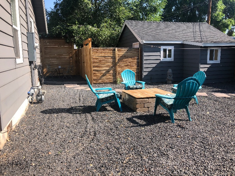 Downtown Redmond Cottage - Furnished, Hot Tub, Workspace, Steps to Restaurants - Photo 4