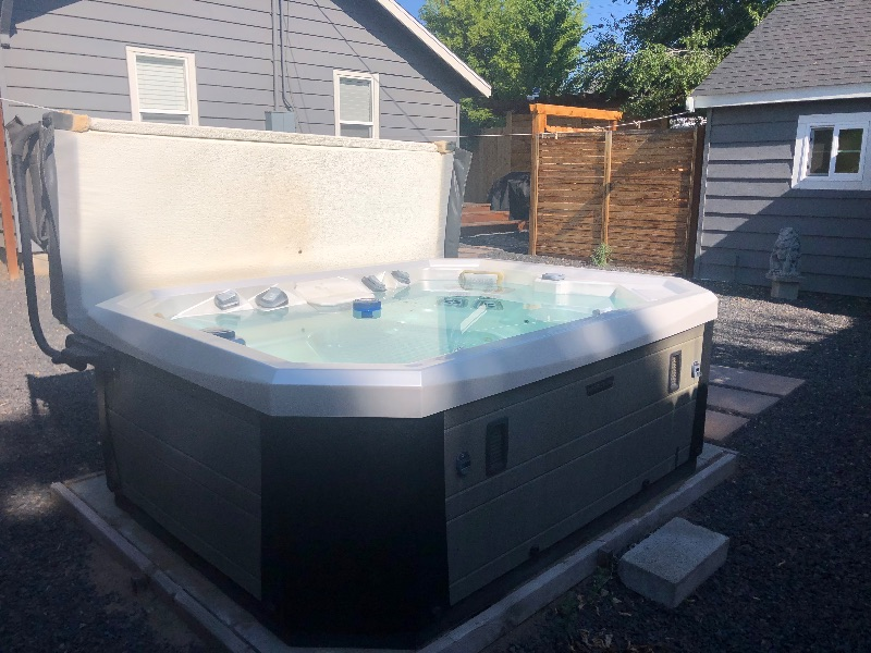 Downtown Redmond Cottage - Furnished, Hot Tub, Workspace, Steps to Restaurants - Photo 2