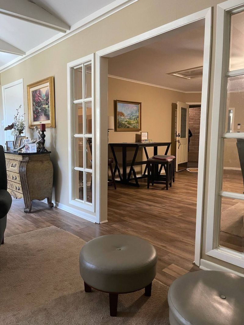 Comfy and Spacious Suite in Townhome - Photo 12