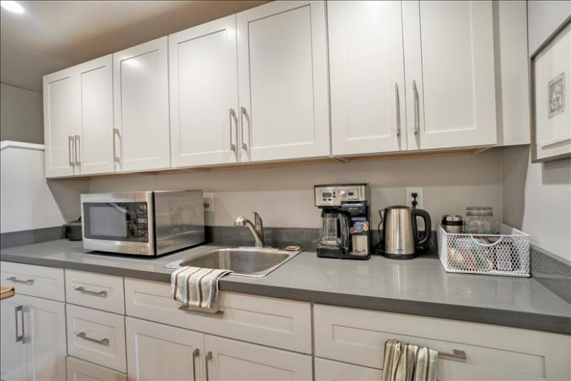 Sunny, two-bedroom, furnished San Francisco flat - Photo 1
