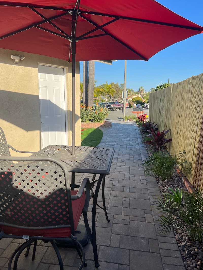 1Bedroom/Full Bath/full Kitchen/Private Dr/Fully Furnished - Photo 5