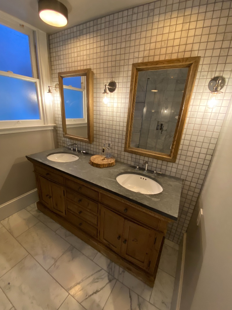 Cow Hollow 2 Bed 1 Bath Edwardian Unit - Photo 3
