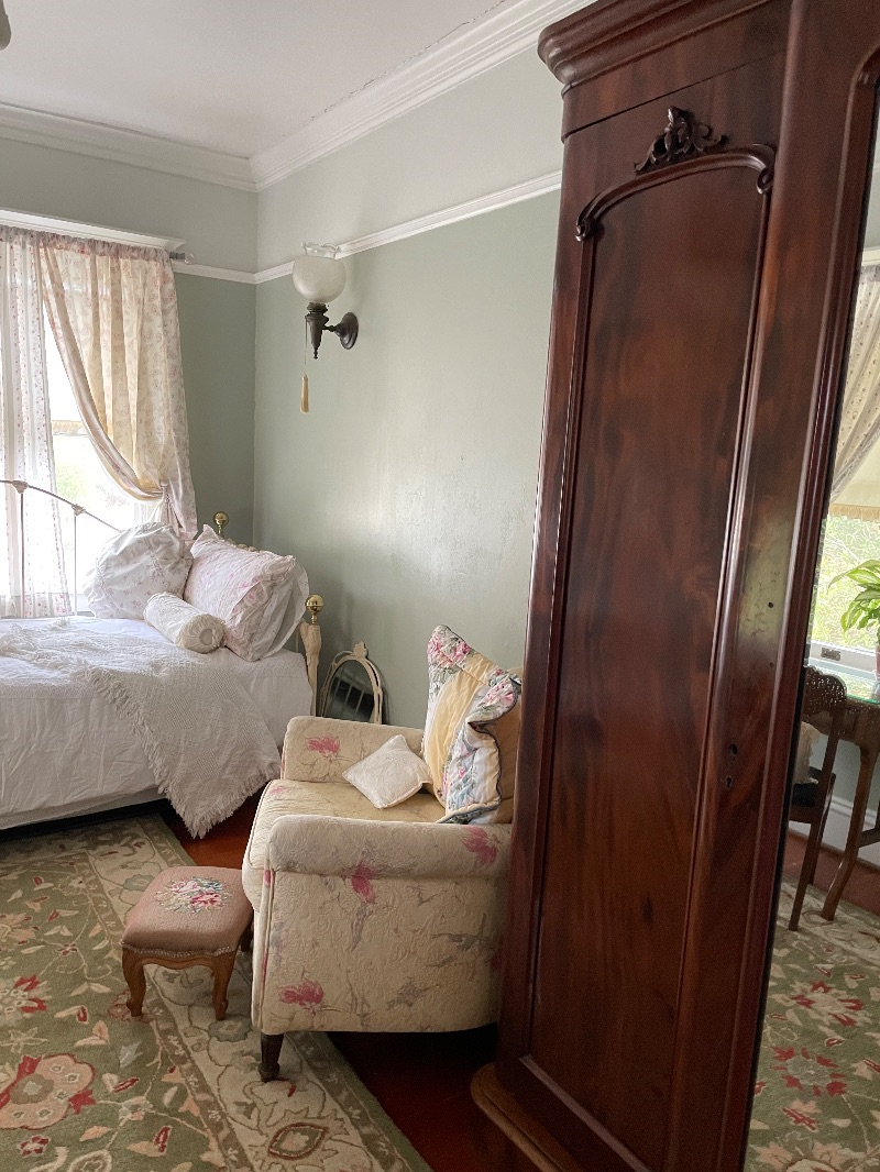 Large, sunny room Los Altos Hills, CA - Photo 2