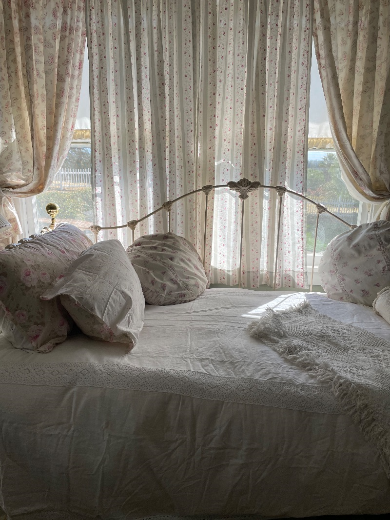 Large, sunny room Los Altos Hills, CA - Photo 4