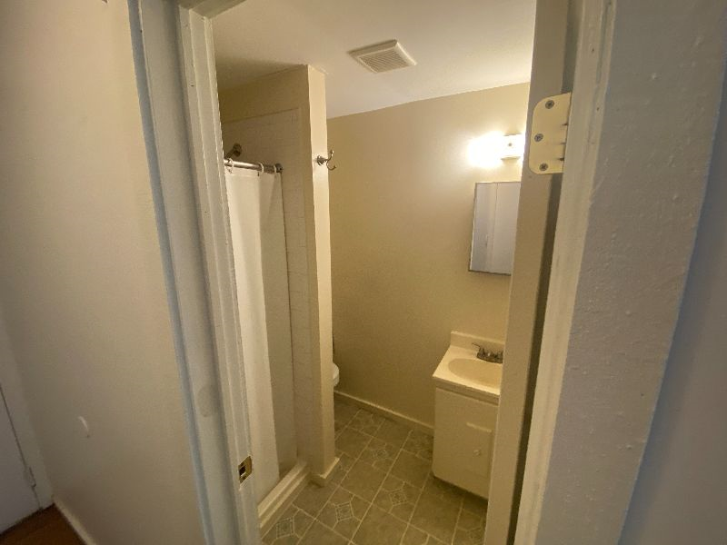 Studio Apt available for short or long term rental - Photo 5