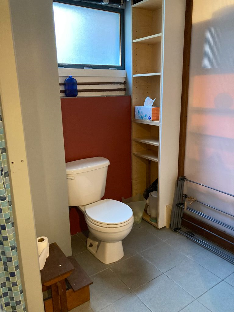 Large Fully Furnished Bedroom Available - Photo 11