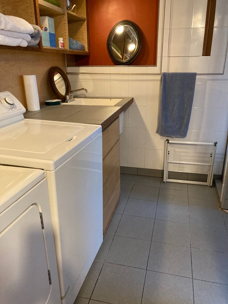 Large Fully Furnished Bedroom Available - Photo 9