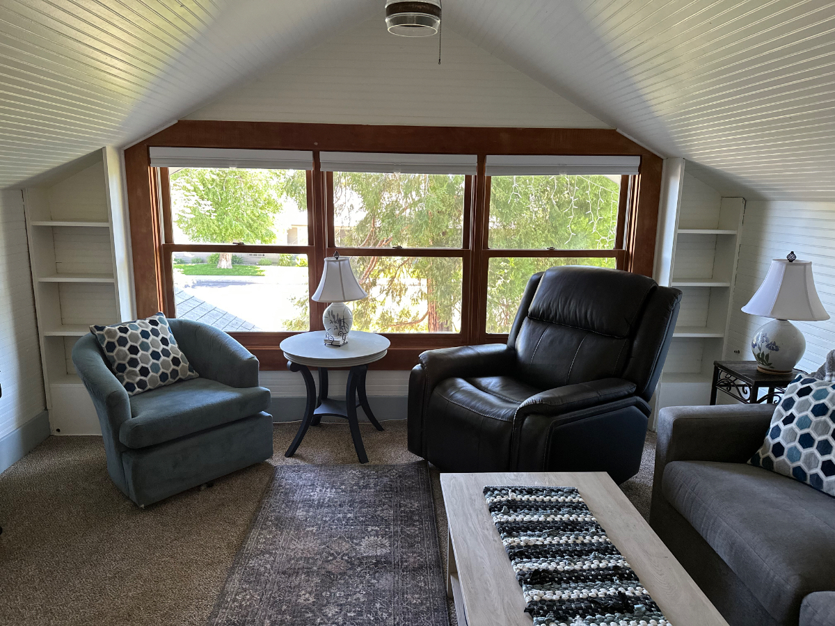 Craftsman Bungalow Apartment - Photo 6